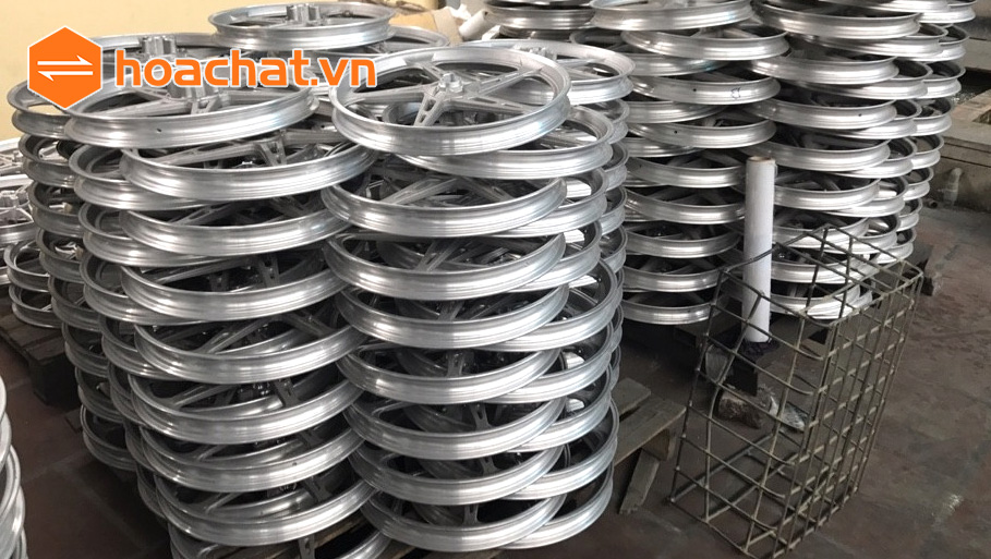 Chất tẩy dầu Nhôm là gì ? Công dụng của chất tẩy dầu nhôm ?